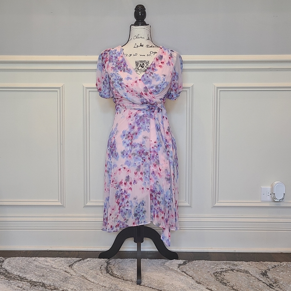 New with out tag DKNY floral print dress with tie belt